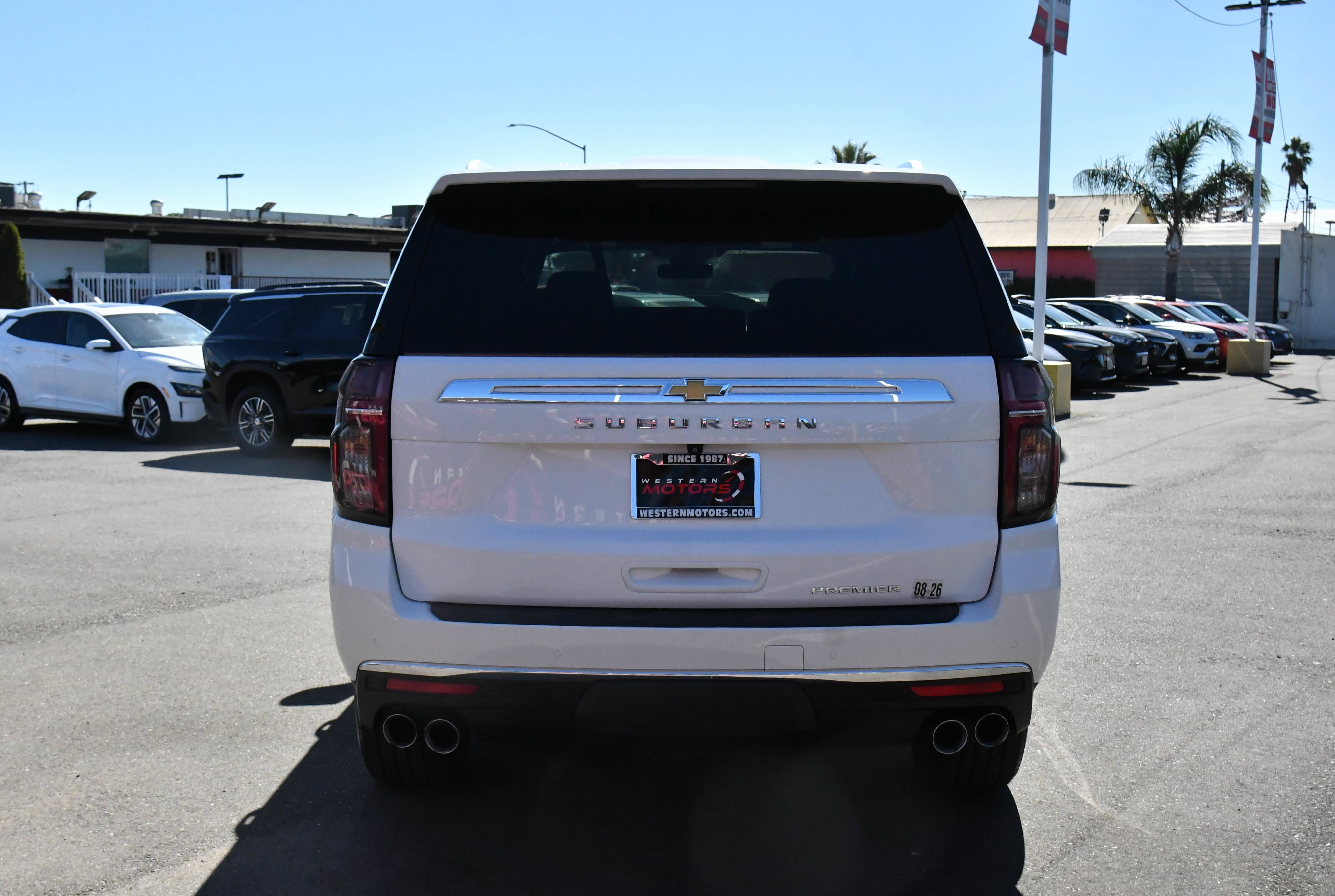 Used 2023 Chevrolet Suburban Premier RWD image 7