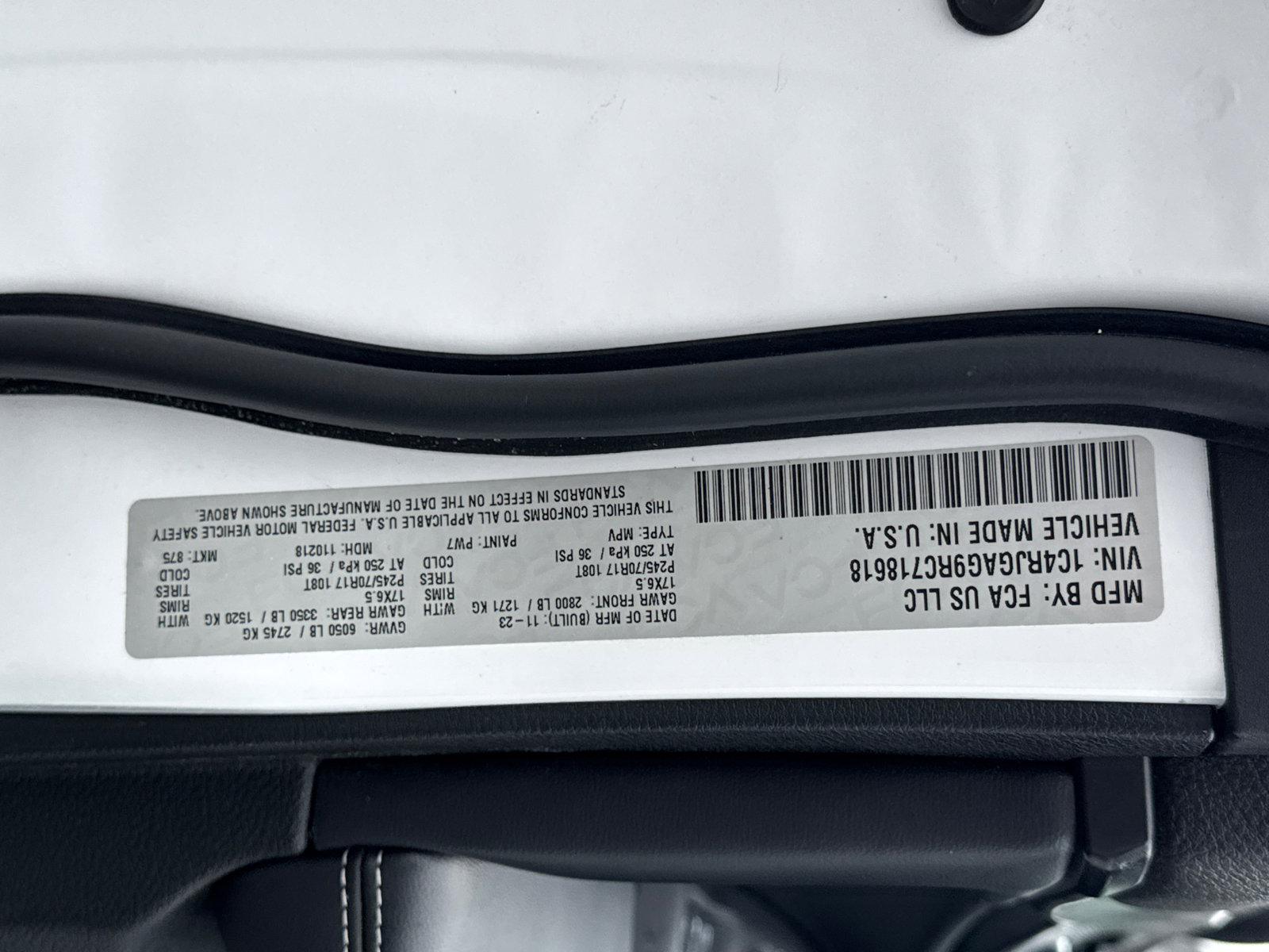 Used 2024 Jeep Grand Cherokee Laredo image 31