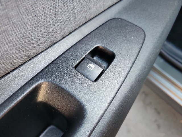 Used 2025 Hyundai Elantra Limited FWD image 22