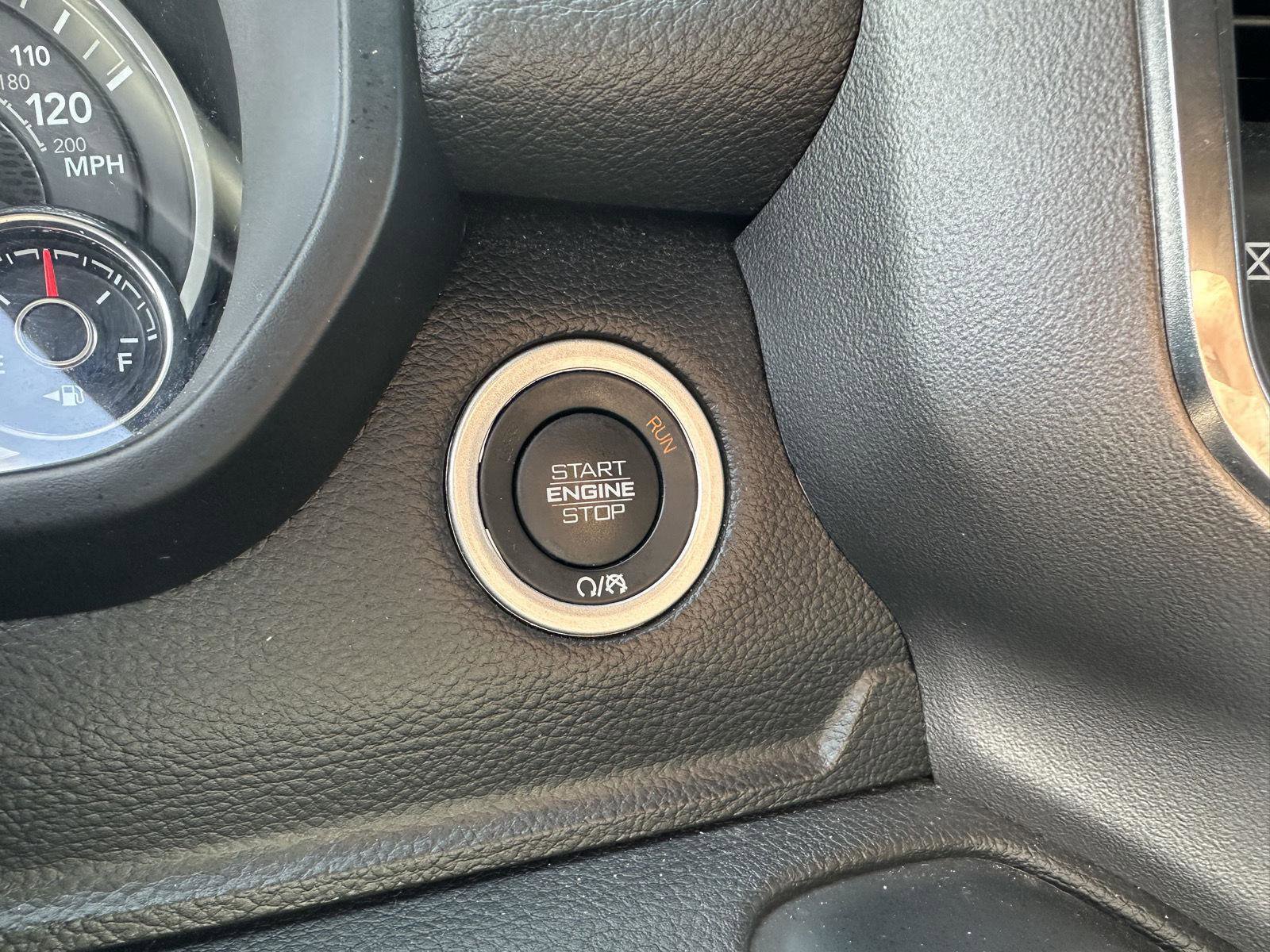 Used 2025 RAM 1500 Laramie image 25