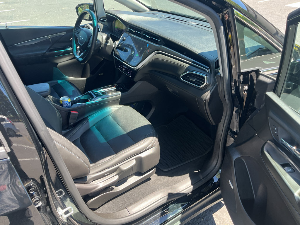 Used 2023 Chevrolet Bolt LT w/ Infotainment Package FWD image 22