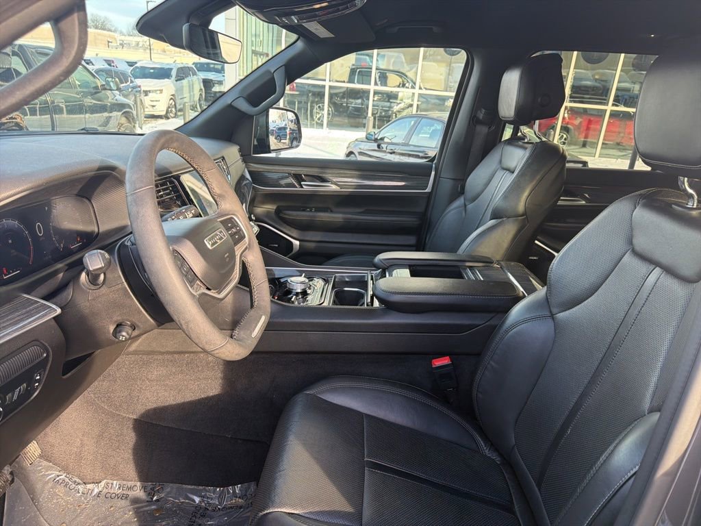 Used 2022 Jeep Wagoneer Series III w/ Flexible Seating Group AWD/4WD image 4