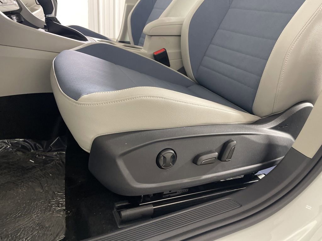 New 2026 Volkswagen Jetta SE FWD image 11