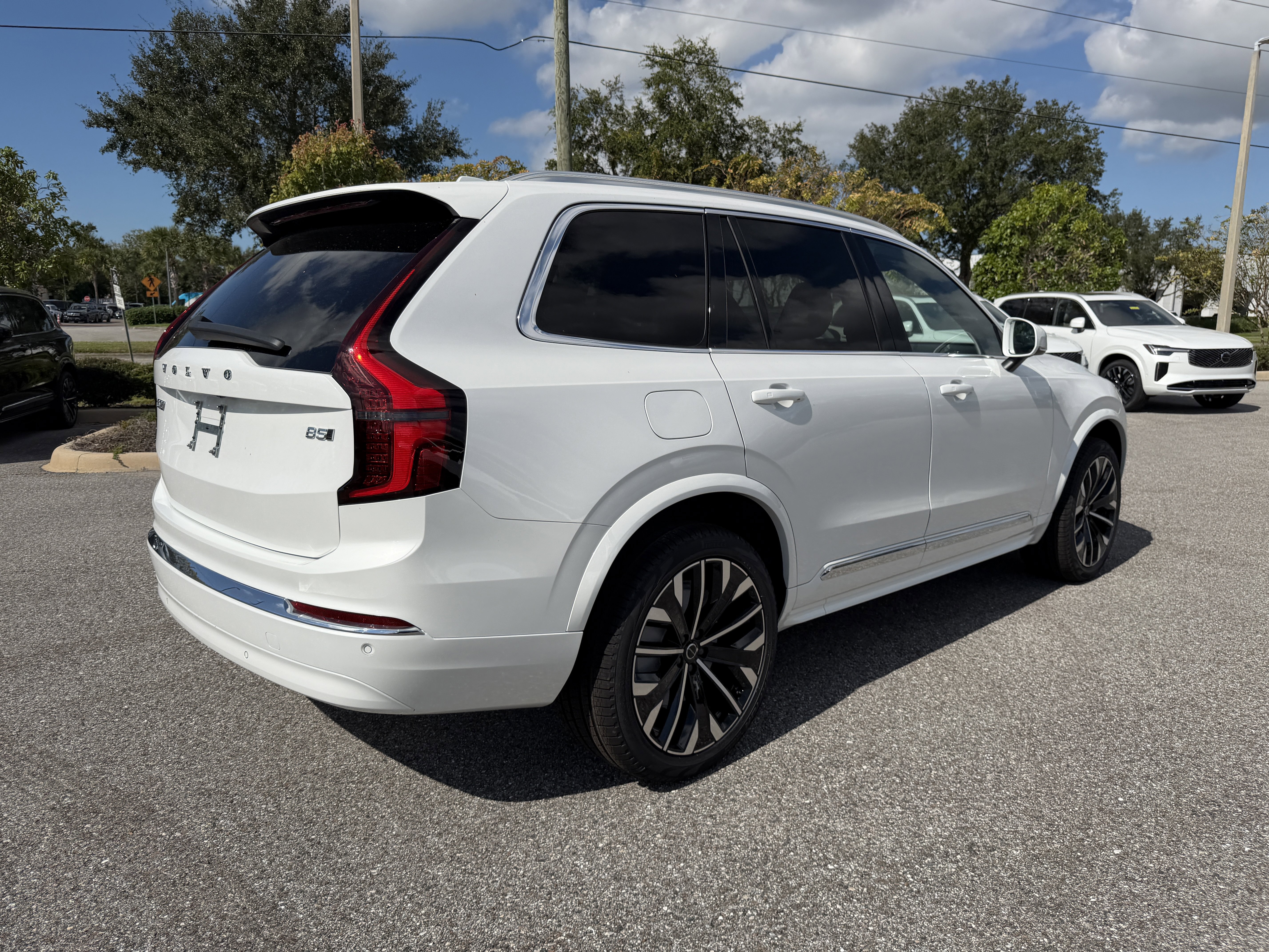 New 2026 Volvo XC90 B5 Core w/ Protection Package image 3