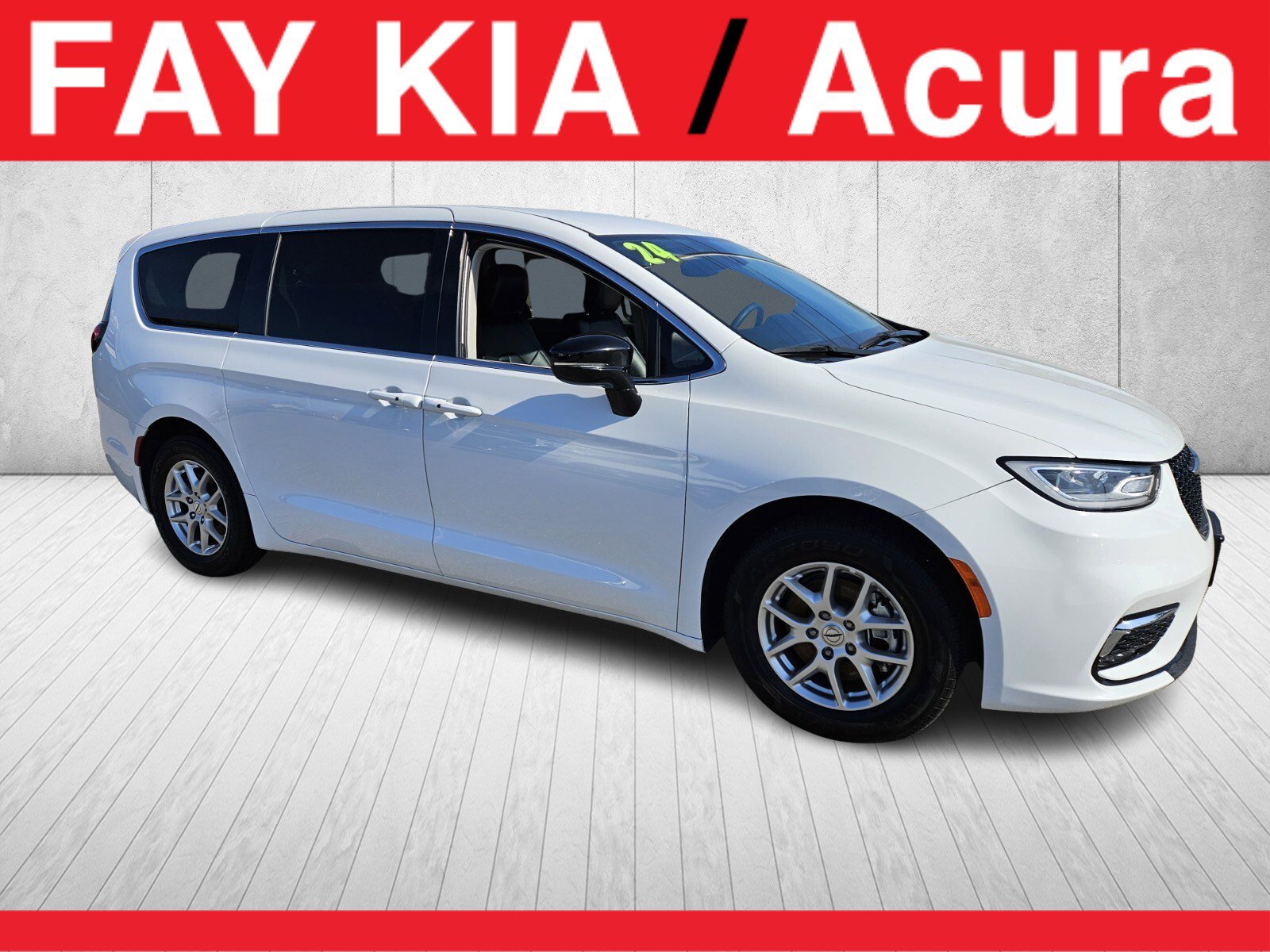 Used 2024 Chrysler Pacifica Touring-L