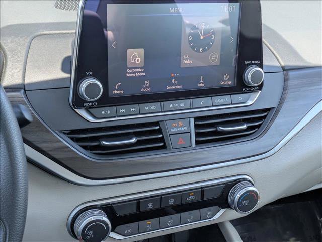 Used 2025 Nissan Altima 2.5 SV FWD image 14