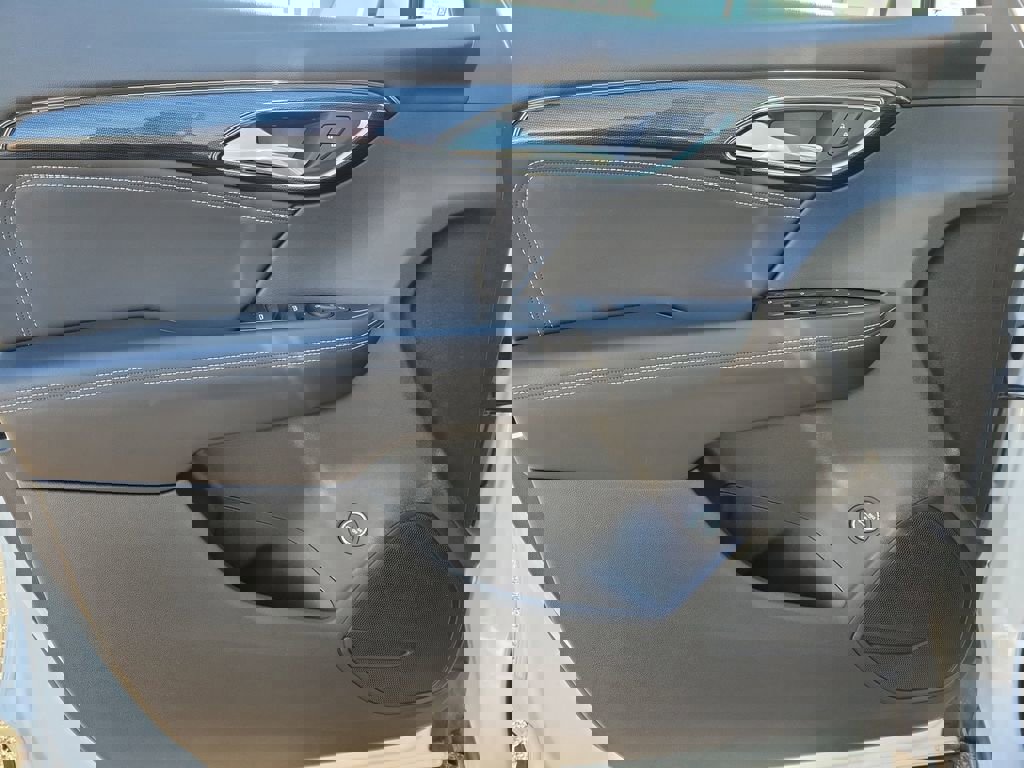 Used 2023 Buick Envision Preferred image 16