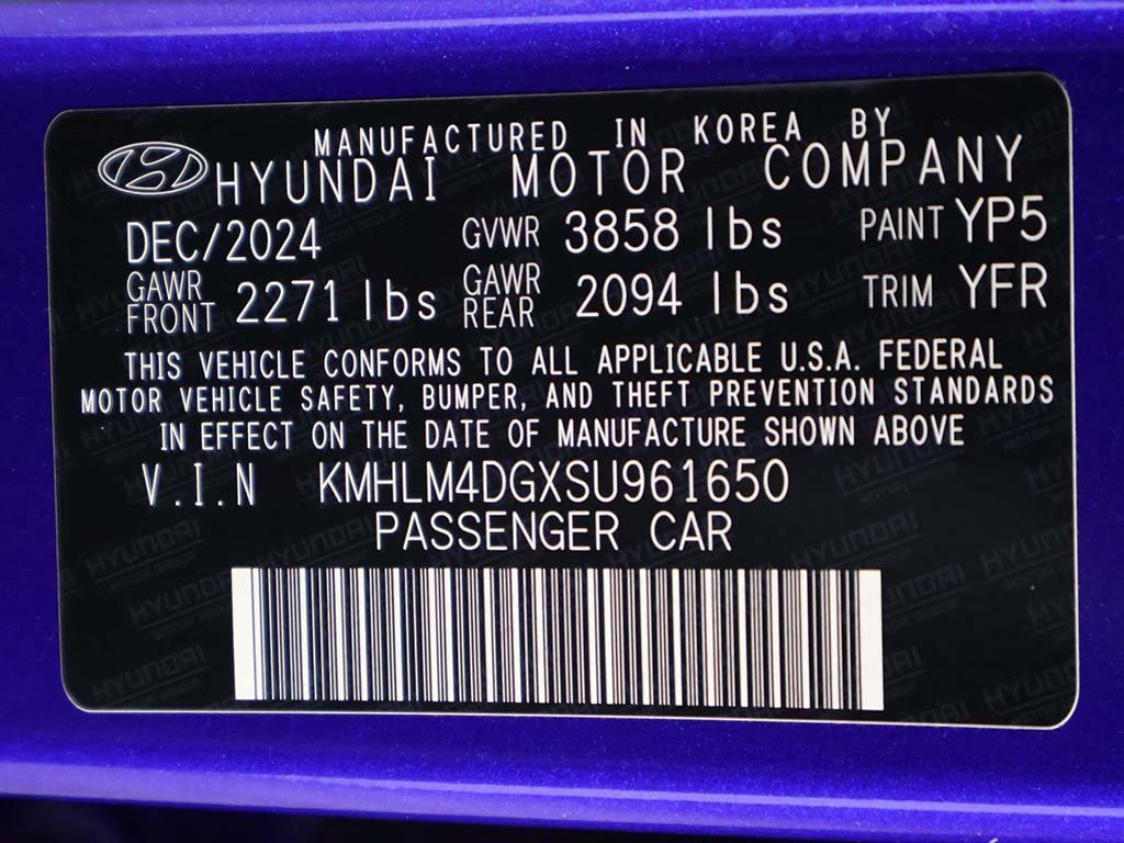 Certified 2025 Hyundai Elantra Sport image 39