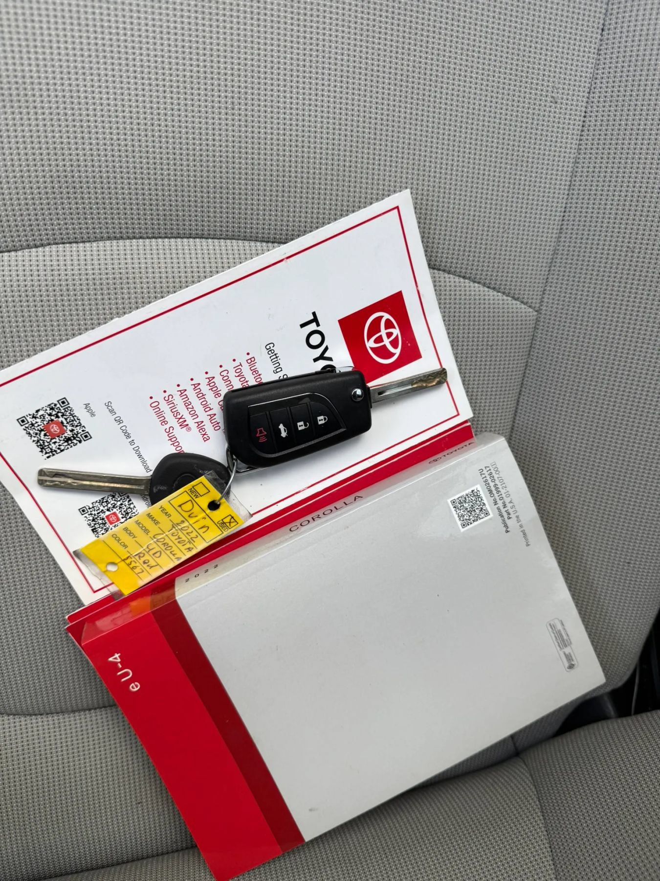 Used 2022 Toyota Corolla LE FWD image 36