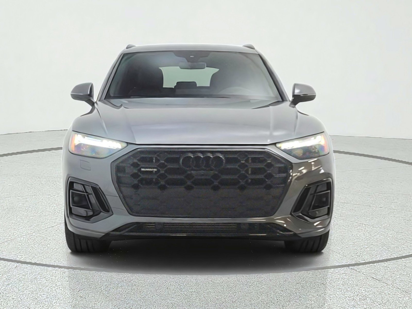 Used 2024 Audi Q5 e Prestige AWD/4WD image 2