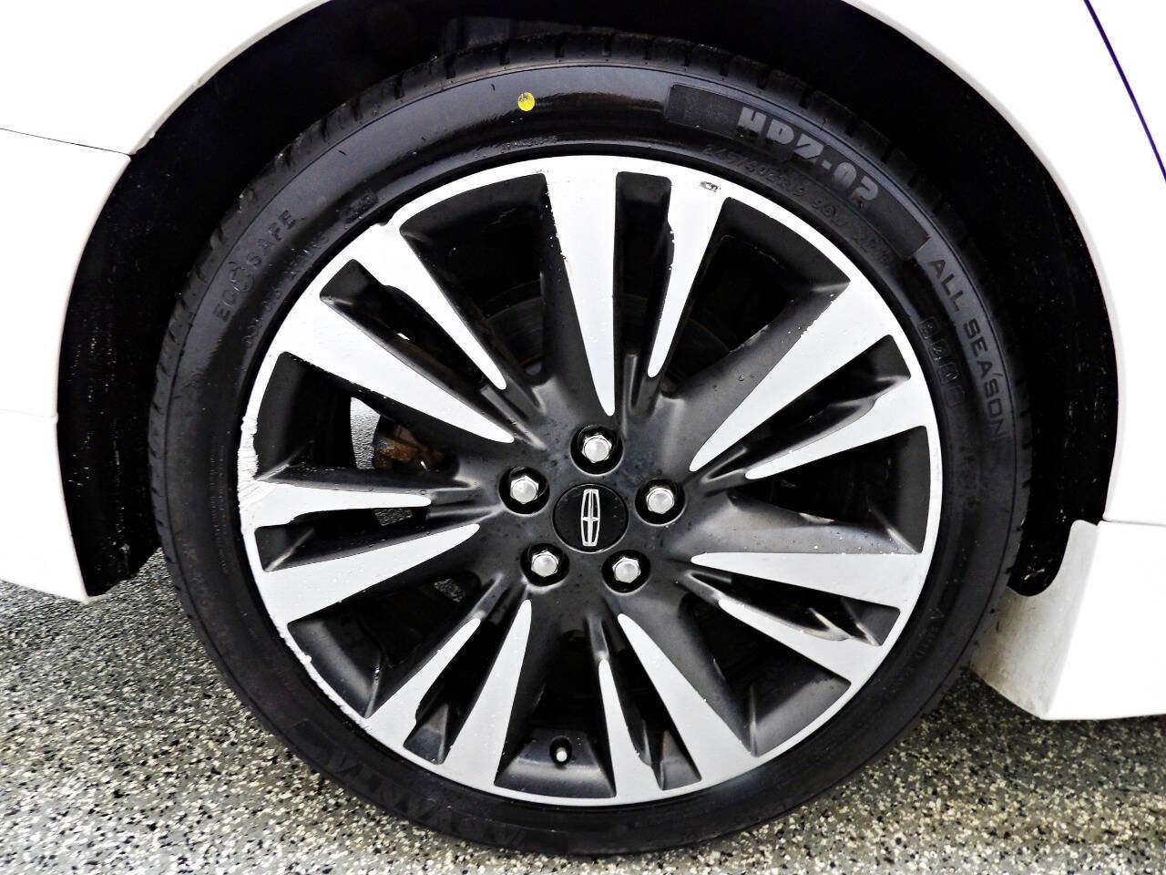 Used 2017 Lincoln MKZ Reserve image 22