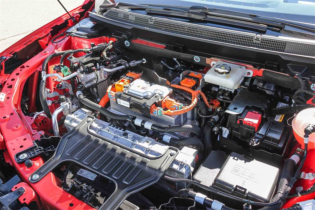 Used 2025 Cadillac Optiq Sport 2 w/ LPO, Floor Liner Package image 33