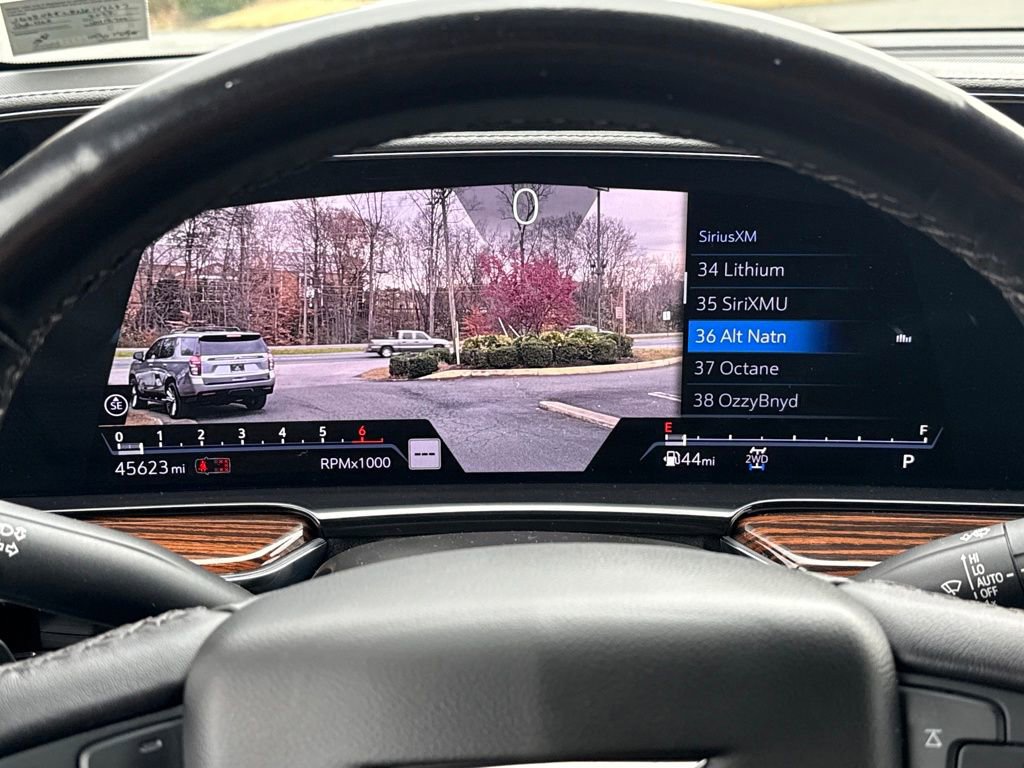 Certified 2022 Cadillac Escalade ESV Premium Luxury image 18