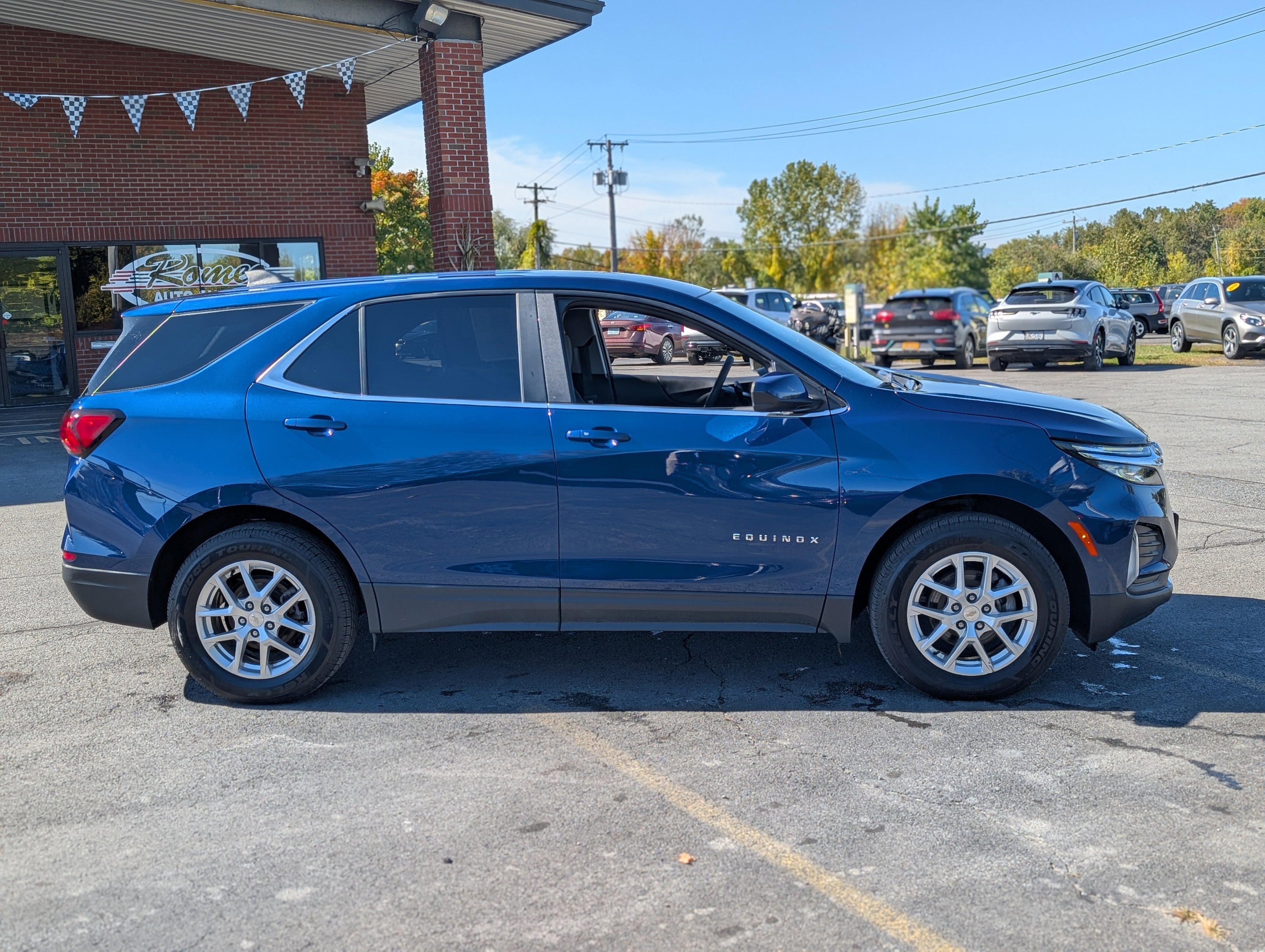 Used 2022 Chevrolet Equinox LT w/ LPO, Floor Liner Package image 11