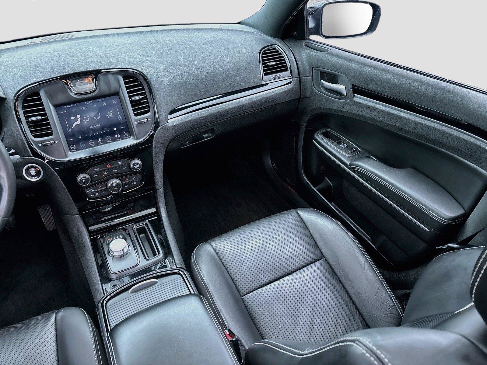 Used 2022 Chrysler 300 S w/ Comfort Group RWD image 25