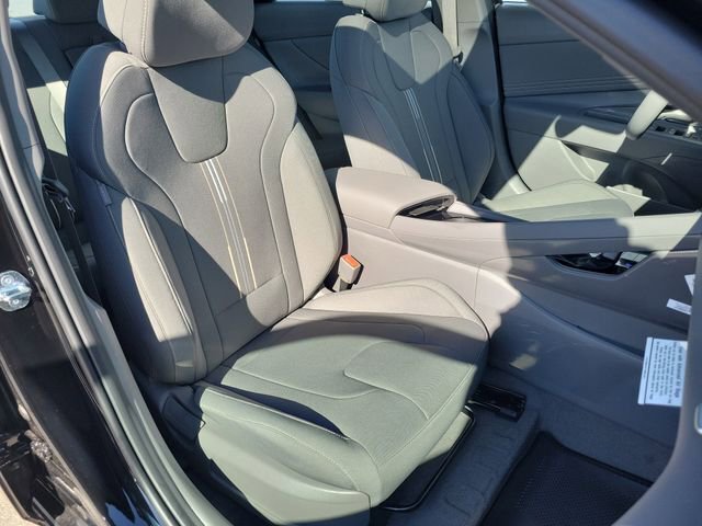 New 2026 Hyundai Elantra SEL Sport Premium image 17
