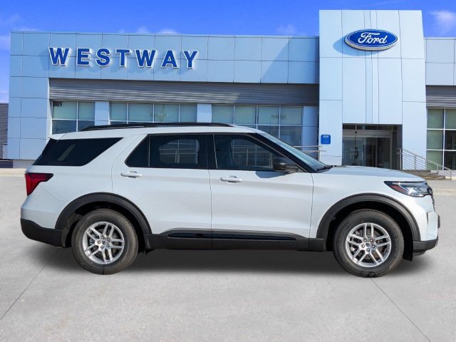 New 2026 Ford Explorer Active RWD image 2