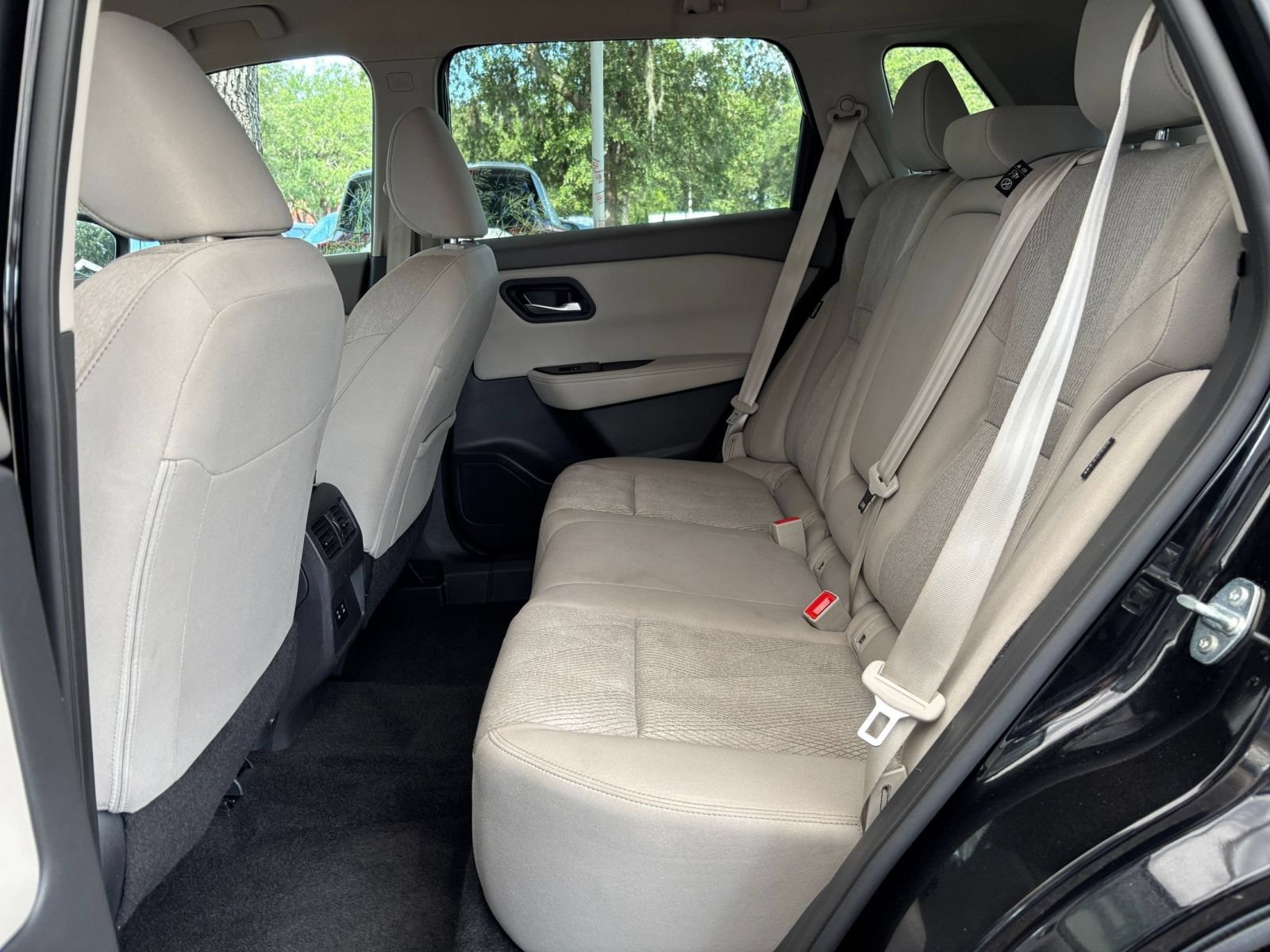 Used 2025 Nissan Rogue SV FWD image 40