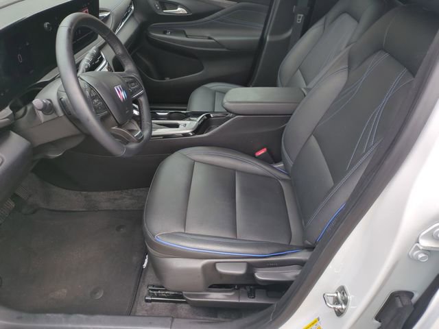 Used 2025 Buick Envista Sport Touring image 18