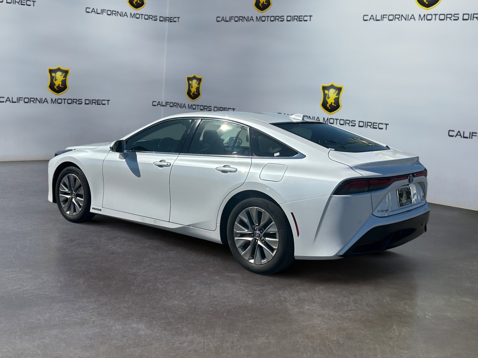 Used 2021 Toyota Mirai XLE w/ Advanced Technology Package image 3