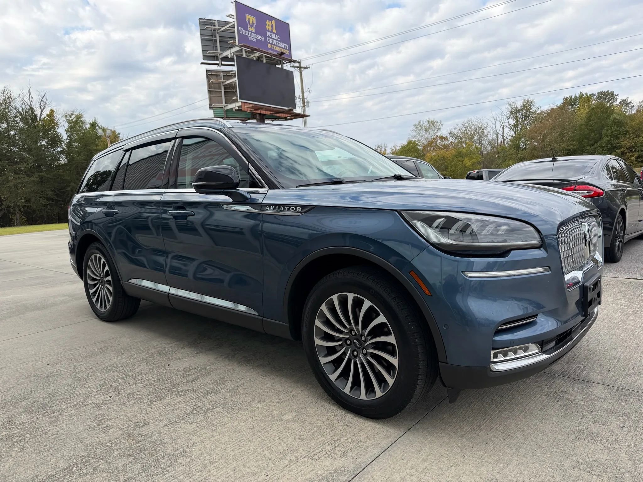 Used 2020 Lincoln Aviator Reserve w/ Equipment Group 201A image 15