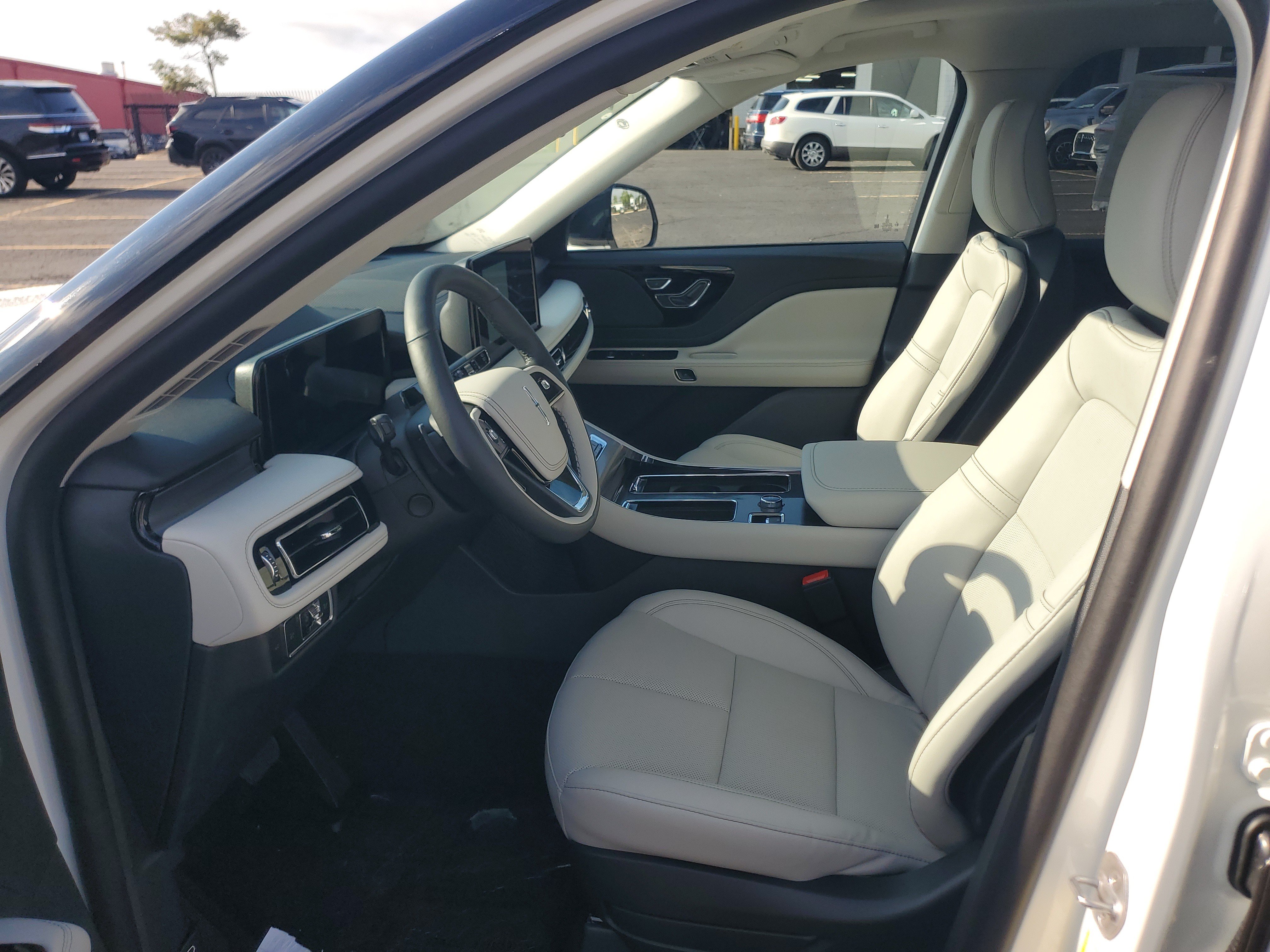New 2026 Lincoln Aviator AWD image 11