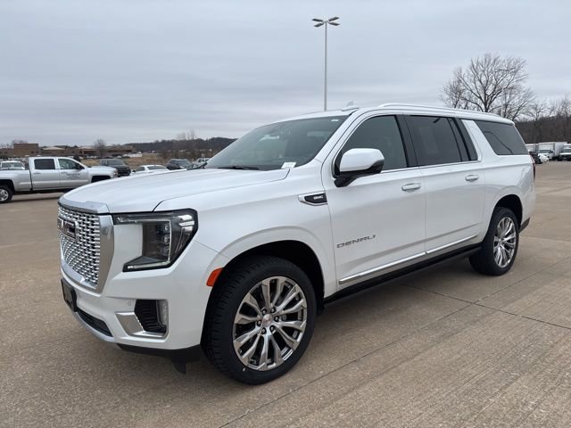 Used 2022 GMC Yukon XL Denali image 7
