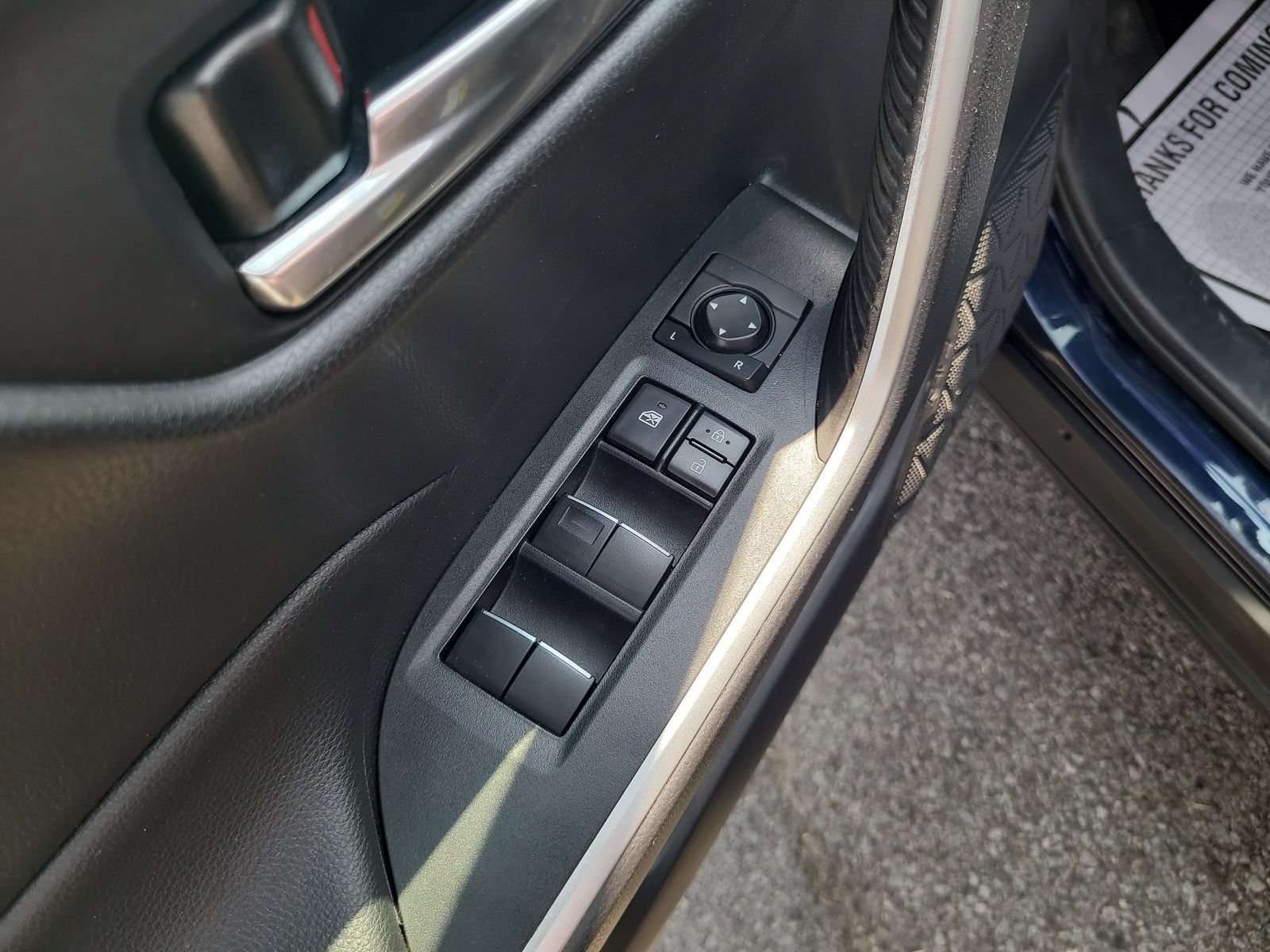 Used 2021 Toyota RAV4 XLE Premium FWD image 11