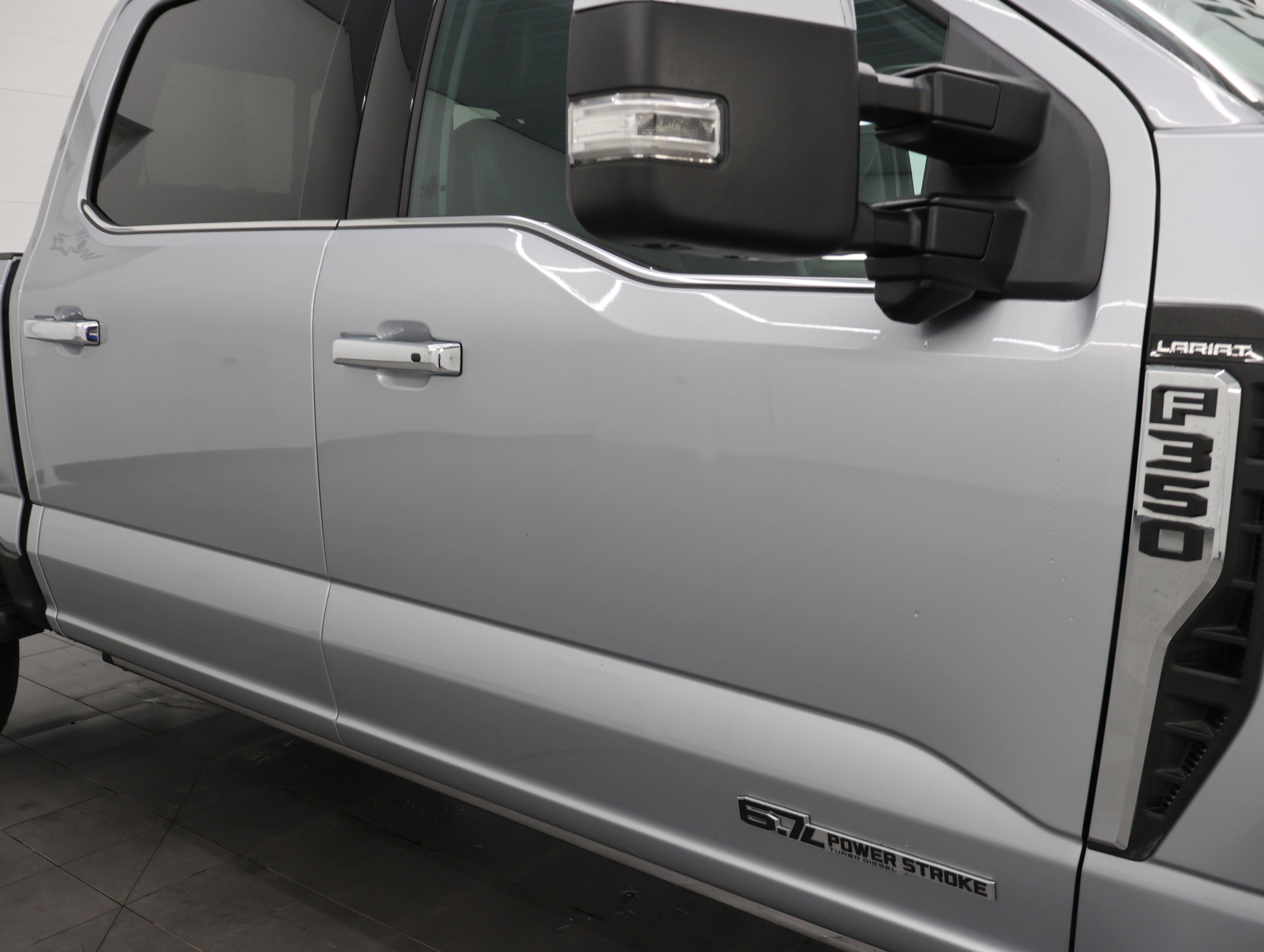 Used 2023 Ford F350 Lariat w/ Lariat Ultimate Package AWD/4WD image 27