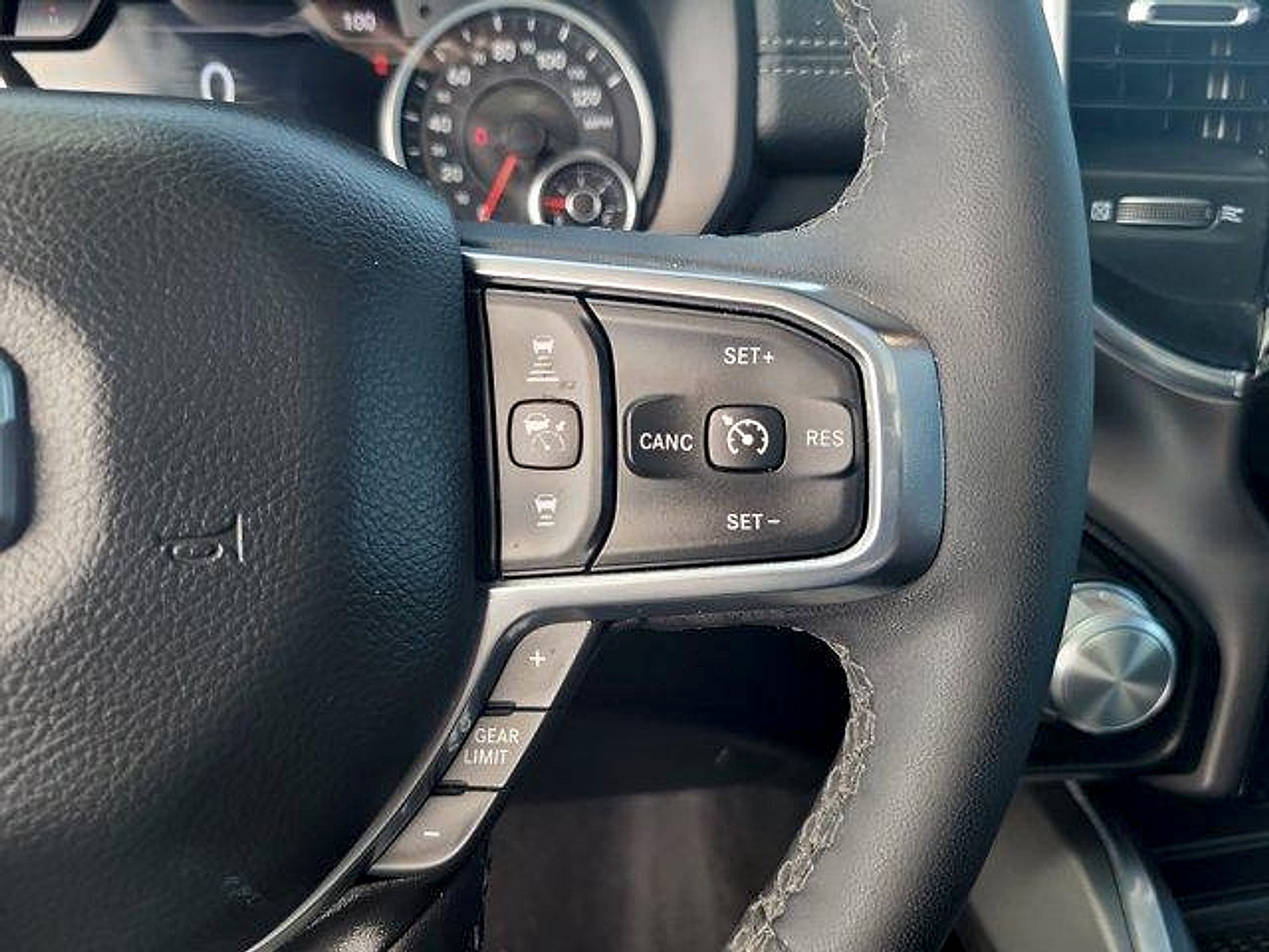 Used 2026 RAM 1500 Laramie w/ Laramie Preferred Package AWD/4WD image 32
