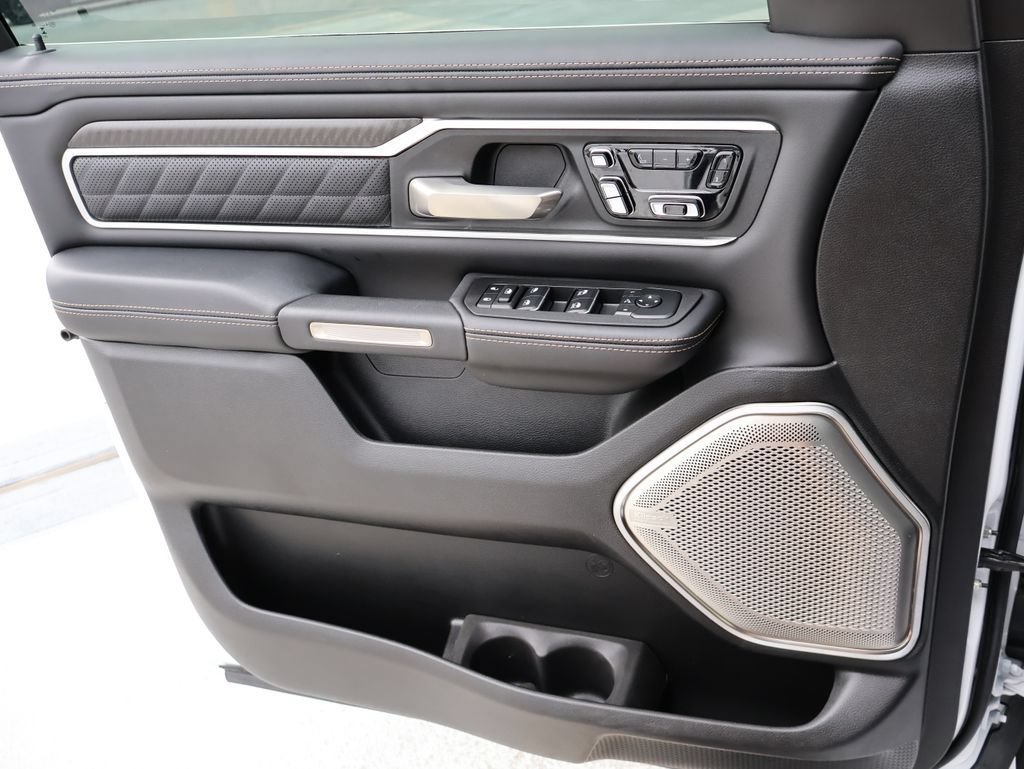 Used 2026 RAM 1500 Tungsten AWD/4WD image 40