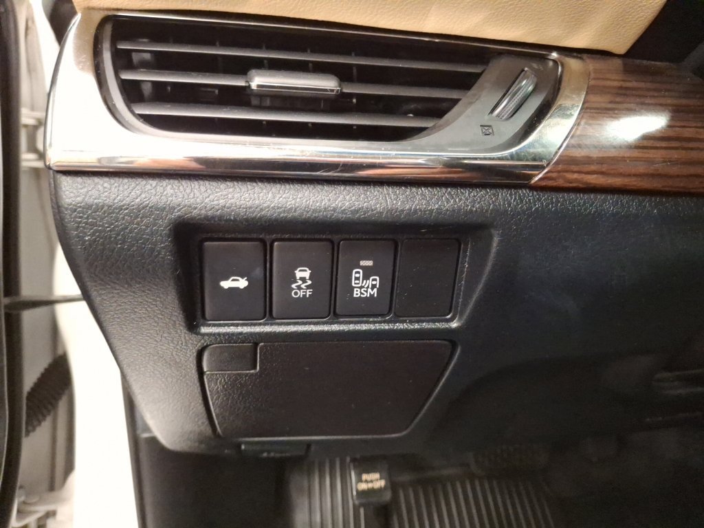 Used 2015 Toyota Avalon XLE Touring FWD image 23