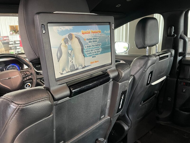 Used 2018 Chrysler Pacifica Touring-L Plus w/ Advanced Safetytec Group FWD image 23