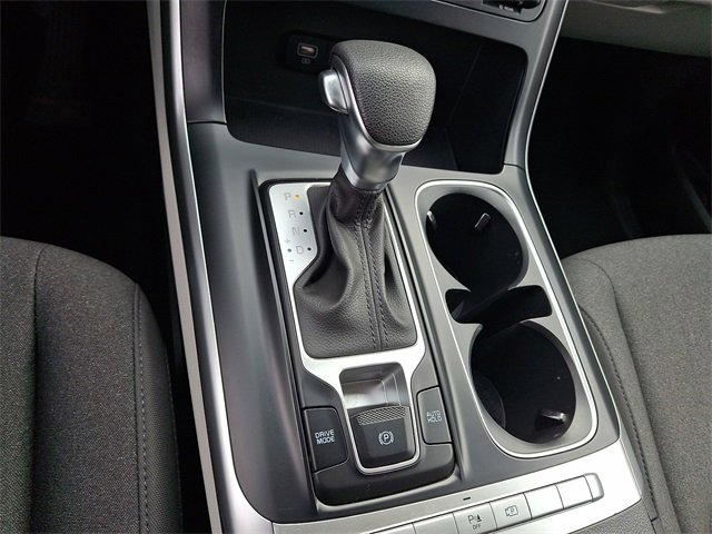 Used 2024 Kia Carnival LX image 16