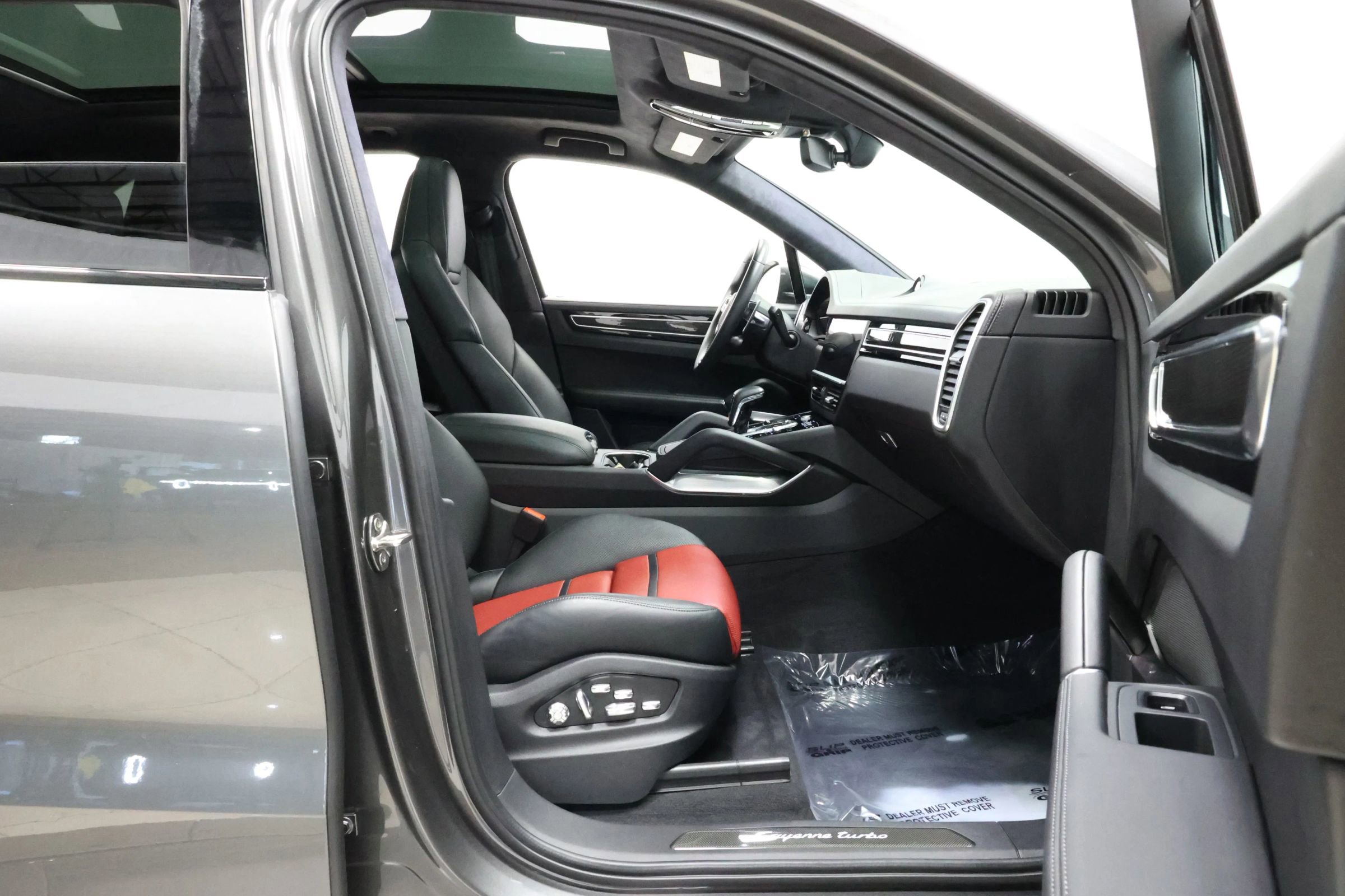 Used 2020 Porsche Cayenne Turbo image 79