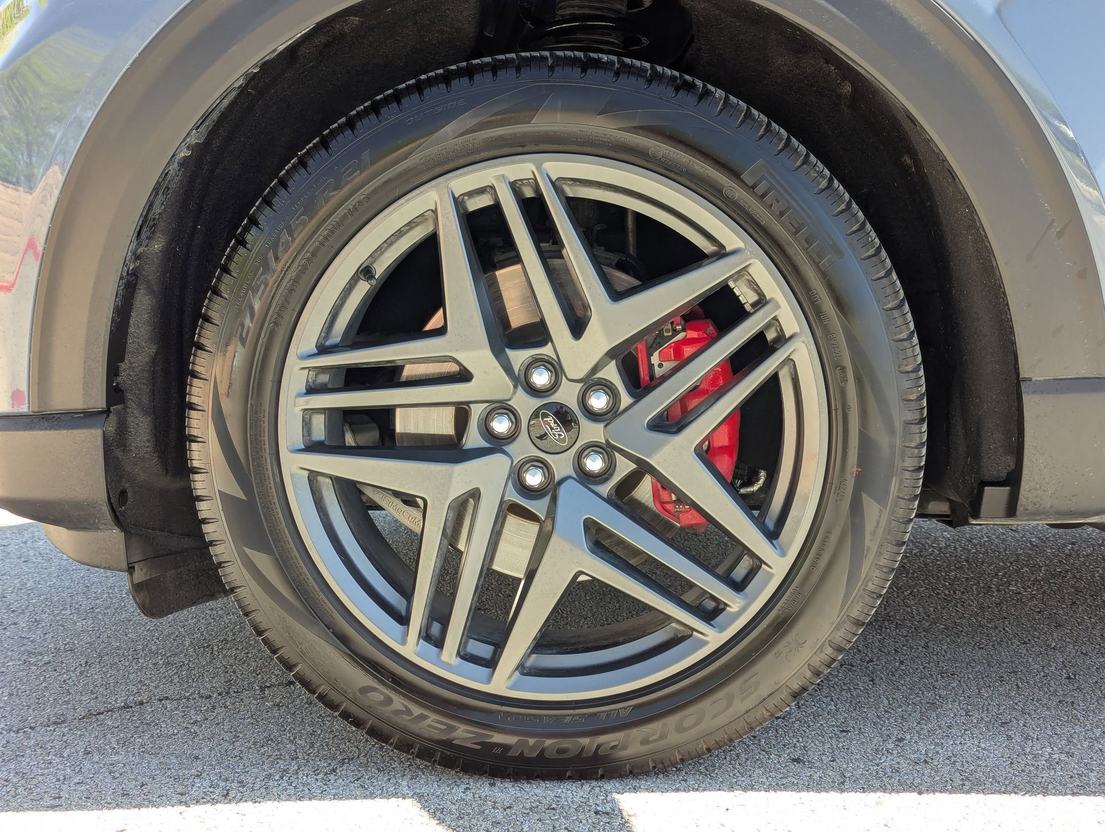 Used 2025 Ford Explorer ST image 30