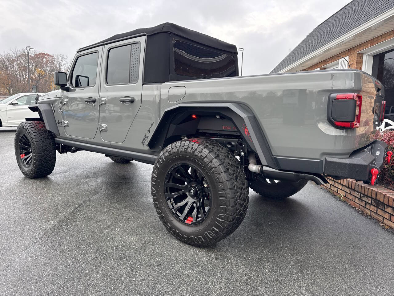 Used 2021 Jeep Gladiator Sport image 15