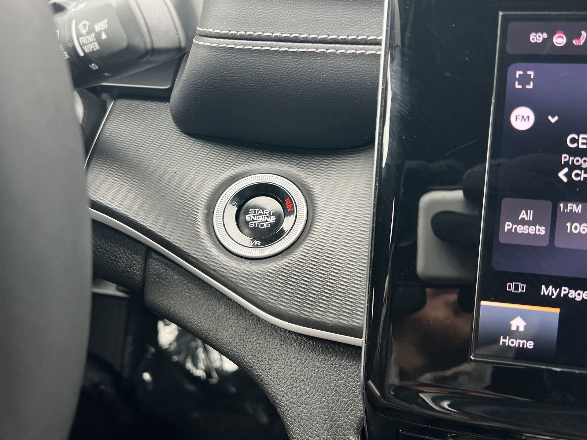 Used 2024 Jeep Grand Cherokee Altitude image 8