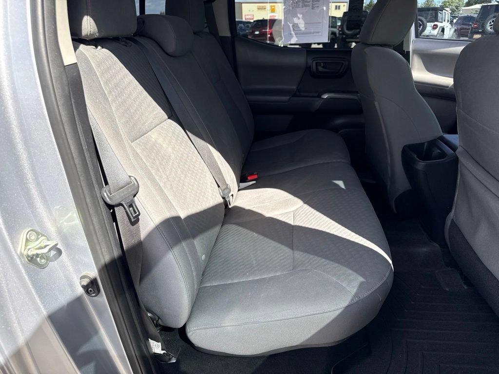 Used 2020 Toyota Tacoma SR5 AWD/4WD image 18