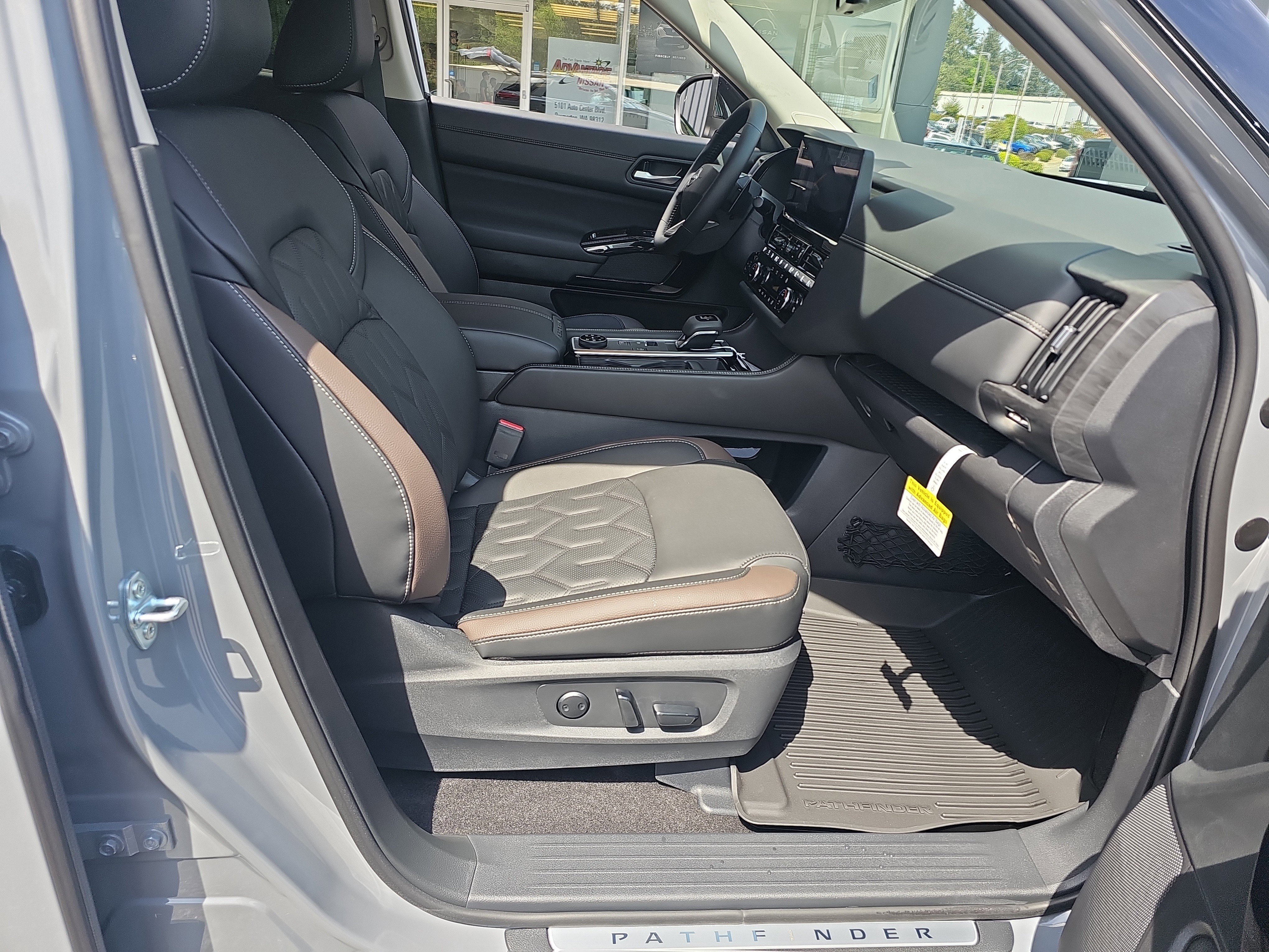 New 2026 Nissan Pathfinder Platinum AWD/4WD image 21