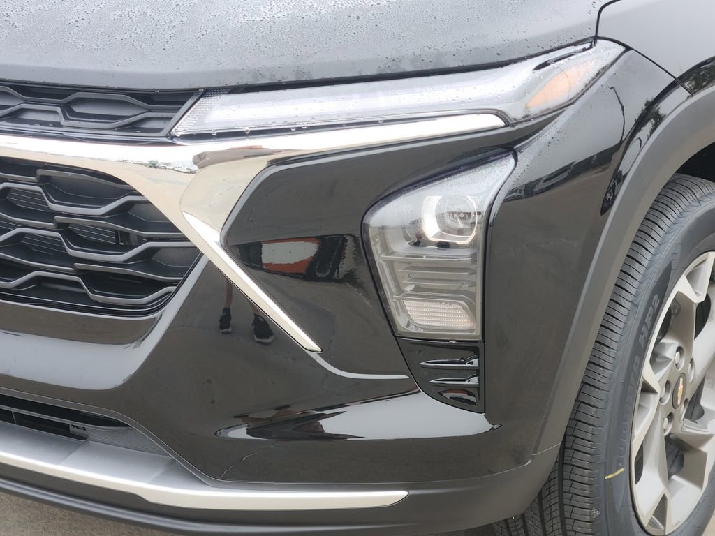 New 2026 Chevrolet Trax LT w/ Driver Confidence Package image 6