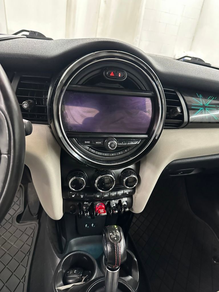Used 2019 MINI Cooper S image 19