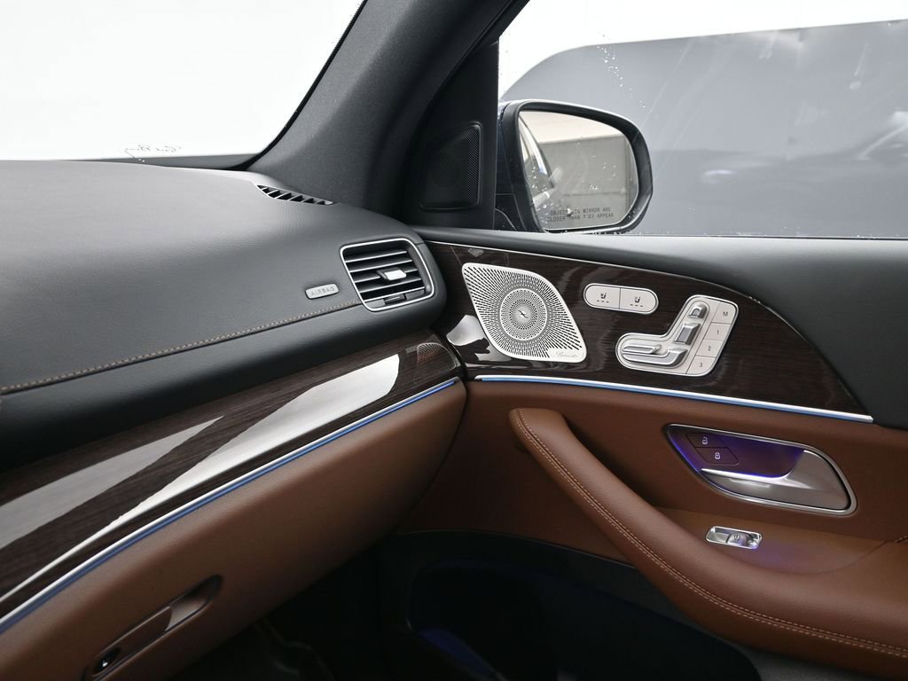 Used 2025 Mercedes-Benz GLS 450 4MATIC image 18