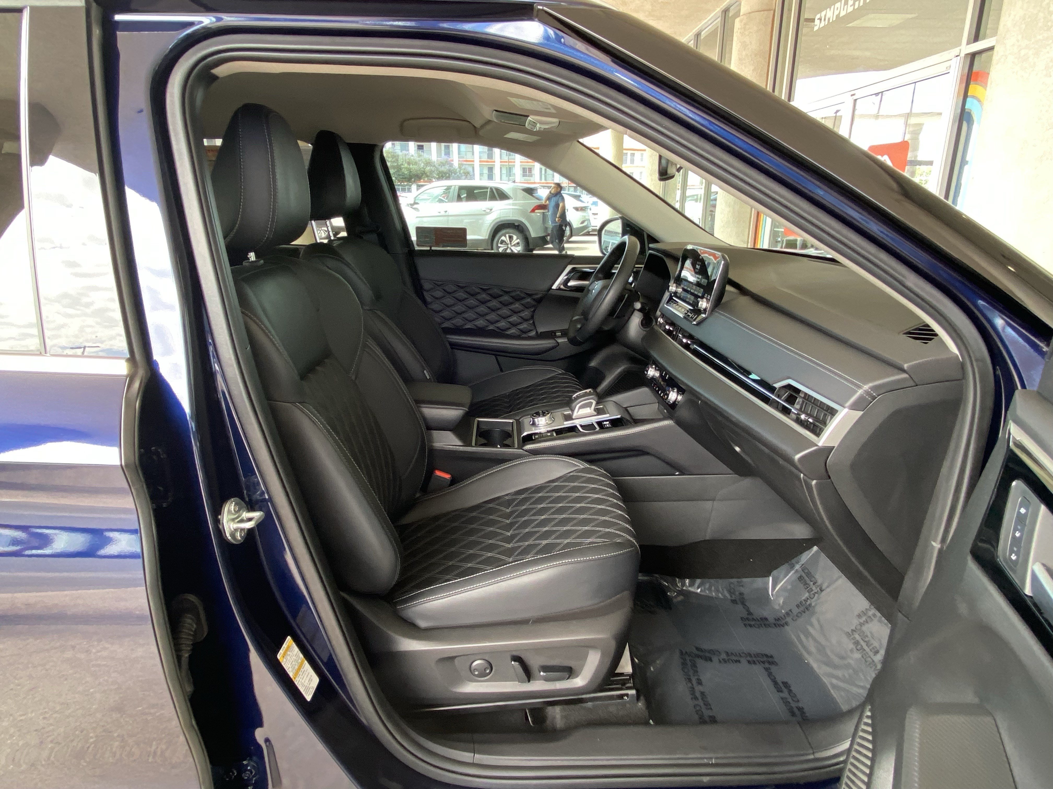 Used 2024 Mitsubishi Outlander SEL AWD/4WD image 47