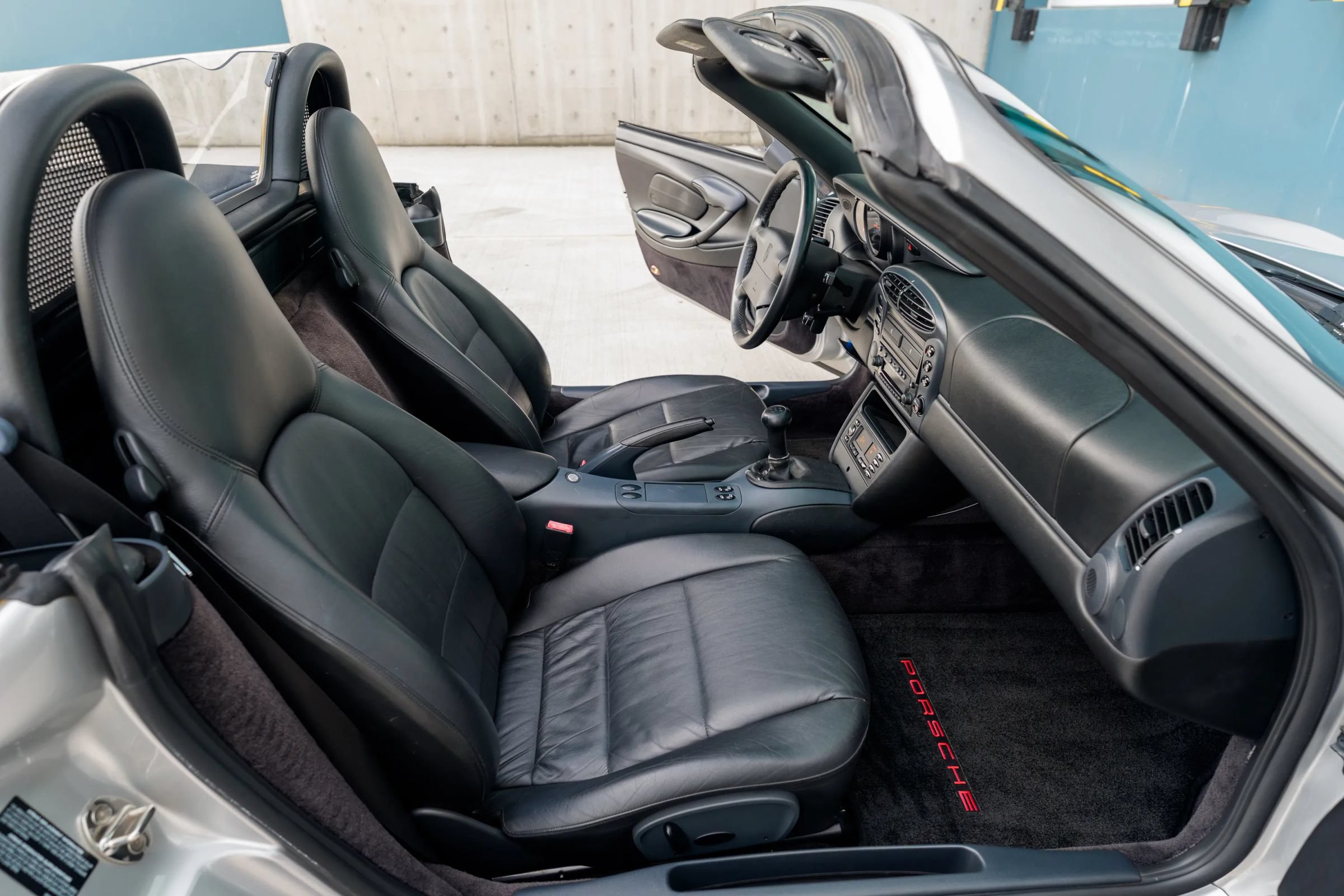 Used 1999 Porsche Boxster RWD image 37