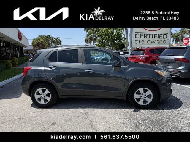 Used 2018 Chevrolet Trax LT w/ Driver Confidence Package FWD image 2