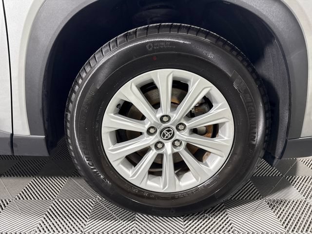 Used 2025 Toyota Grand Highlander AWD image 11