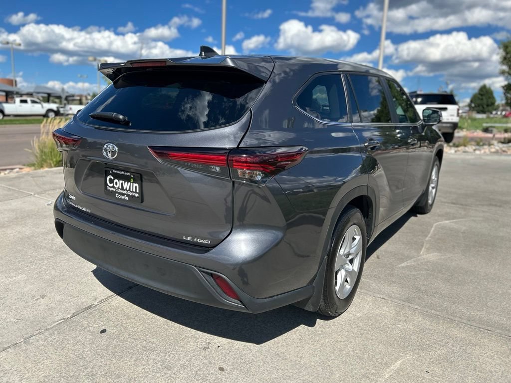 Used 2025 Toyota Highlander LE AWD/4WD image 7