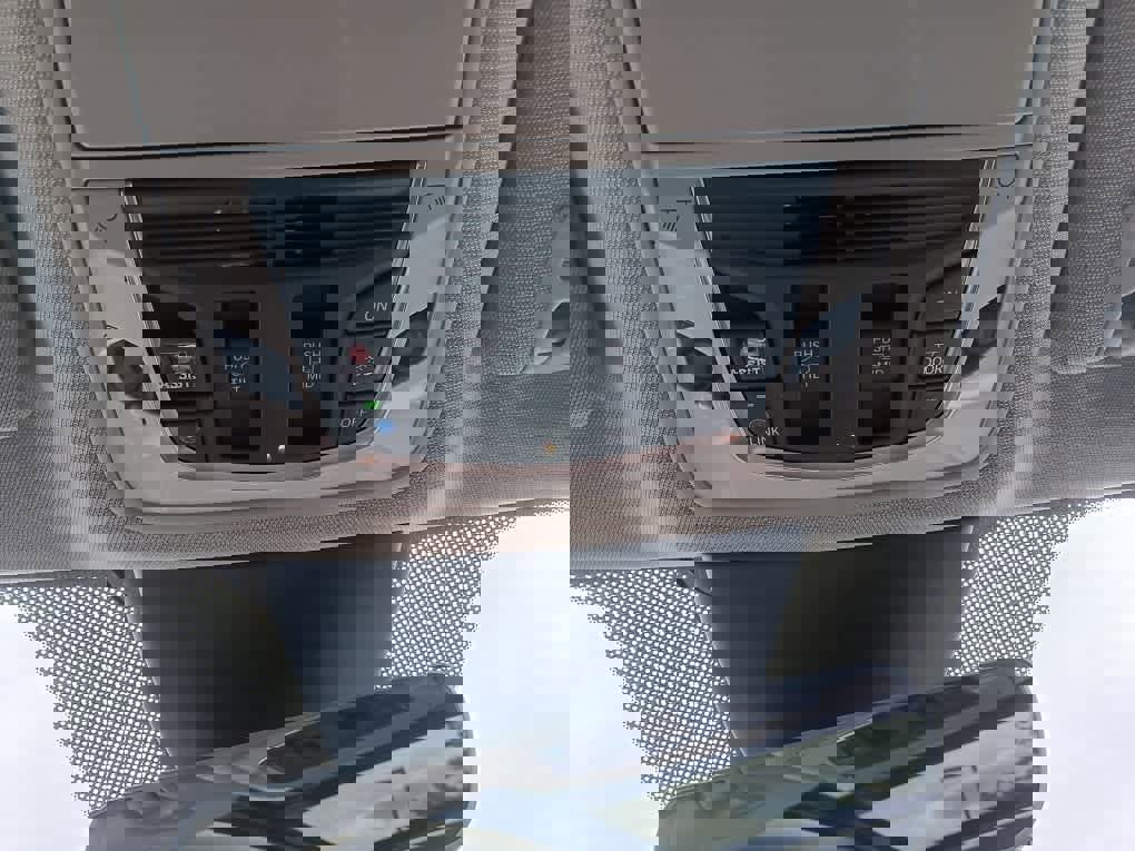 Used 2023 Acura MDX SH-AWD w/ Technology Package image 34