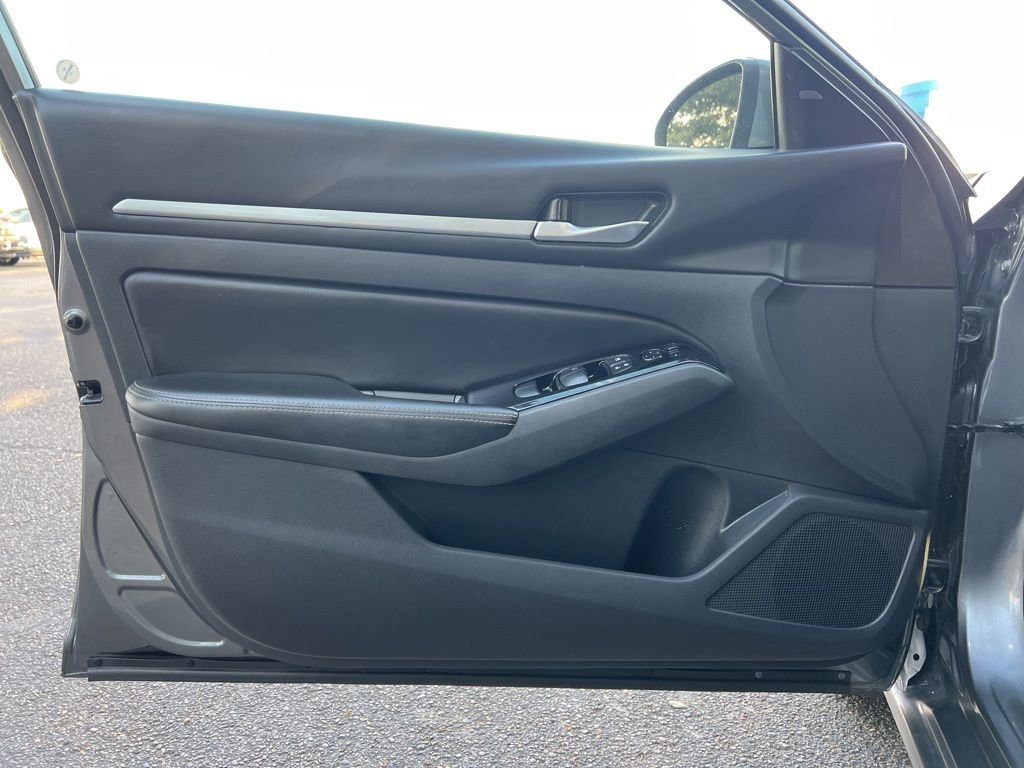 Used 2023 Nissan Altima 2.5 SV image 19